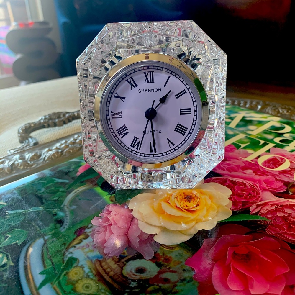 Battery operated clock